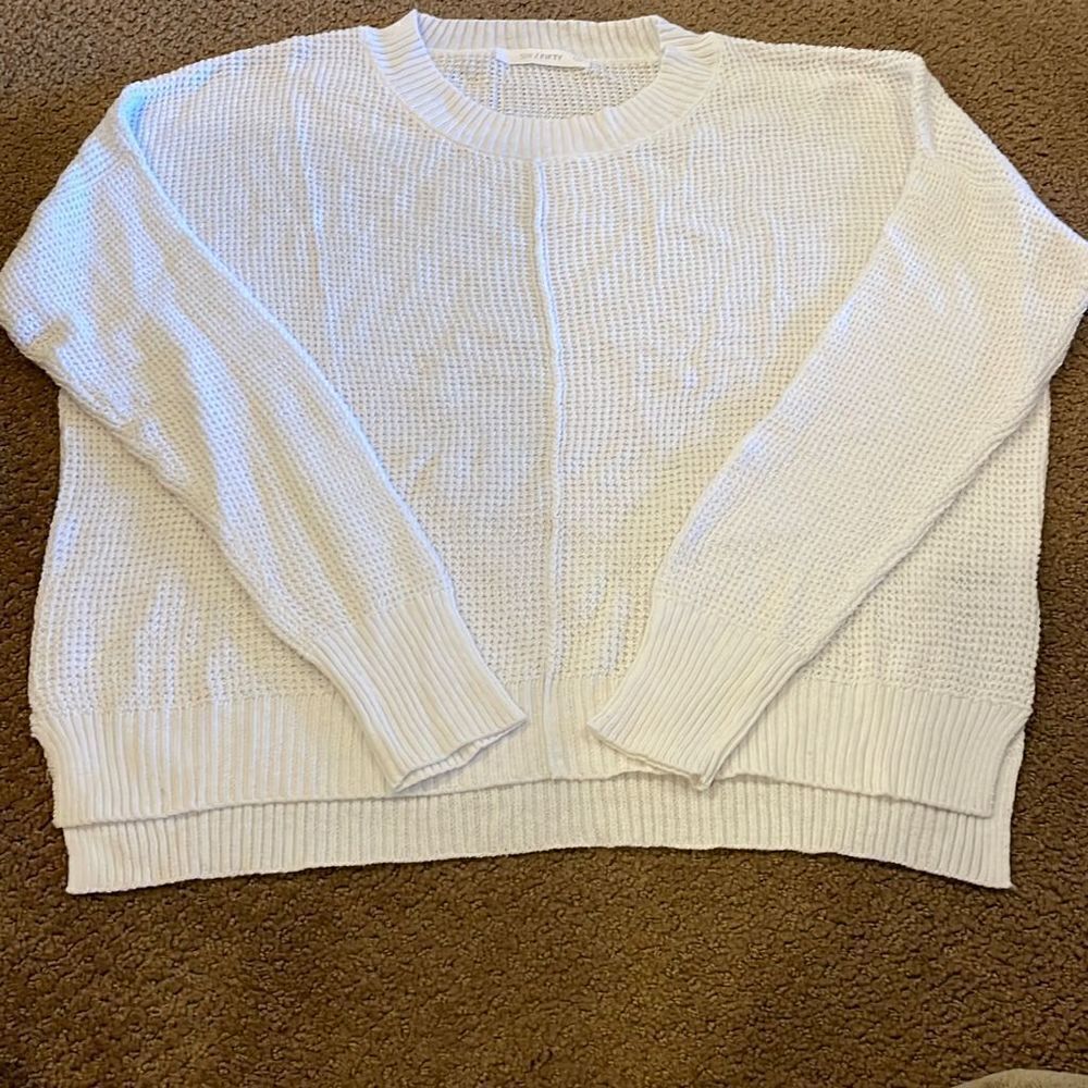 Six Fifty Women’s Lightweight Crewneck White Sweater Size Medium